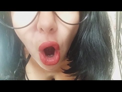 ❤️ Dragă, mama ta vitregă nu te lasă să te duci la școală azi... Am prea multă nevoie de tine... ❤️ at us ☑