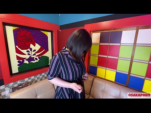 ❤️ Drăguță japoneză cu sâni mari se masturbează cu jucării sexuale și are un orgasm. Ea vorbește într-un interviu despre experiența ei de futut. Țâțe uriașe și păsărica păroasă gemând tare. Osakaporn ❤️ at us ☑